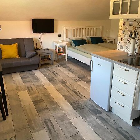 Apartma Obrh Šmarješke Toplice Exteriér fotografie