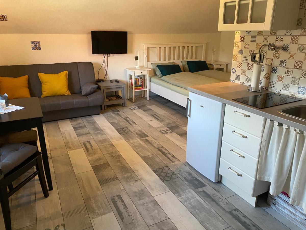 Apartma Obrh Šmarješke Toplice Exteriér fotografie