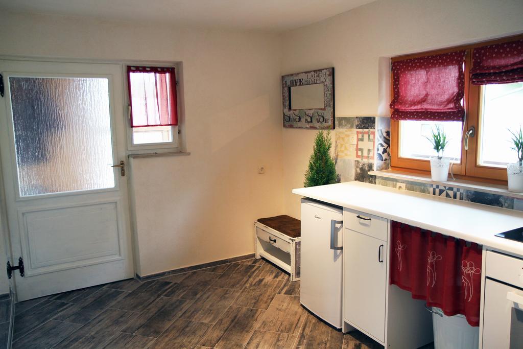 Apartma Obrh Šmarješke Toplice Exteriér fotografie