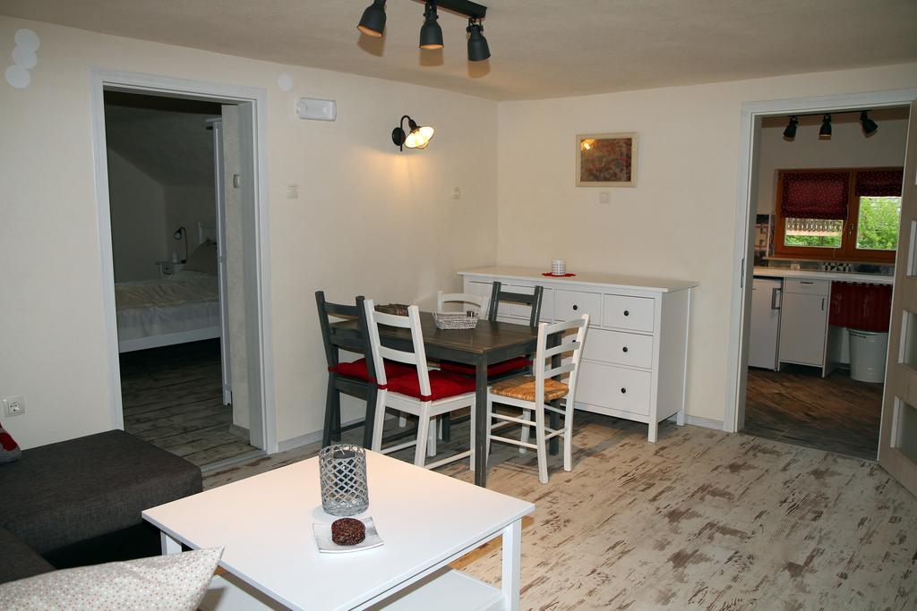 Apartma Obrh Šmarješke Toplice Exteriér fotografie